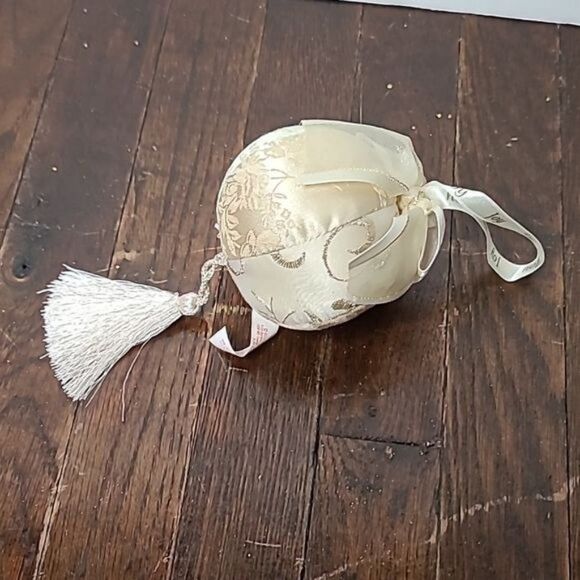 Vintage Russ Berrie & Co Plush Shabby Chic Tassel Christmas Tree Ornament #16608 - Picture 3 of 9